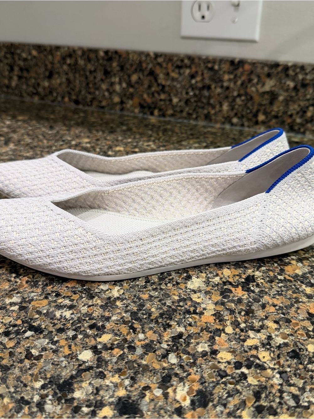 Rothys Women's Pointed-Toe Knit Flats size 9 - Picture 3 of 9